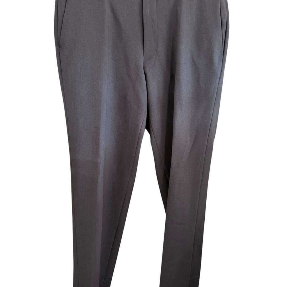 Van Heusen Men's Black Flat Front Dress pants size 36x30
